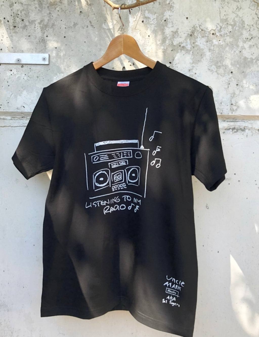 LISTENING TO MY RADIO　Tシャツ