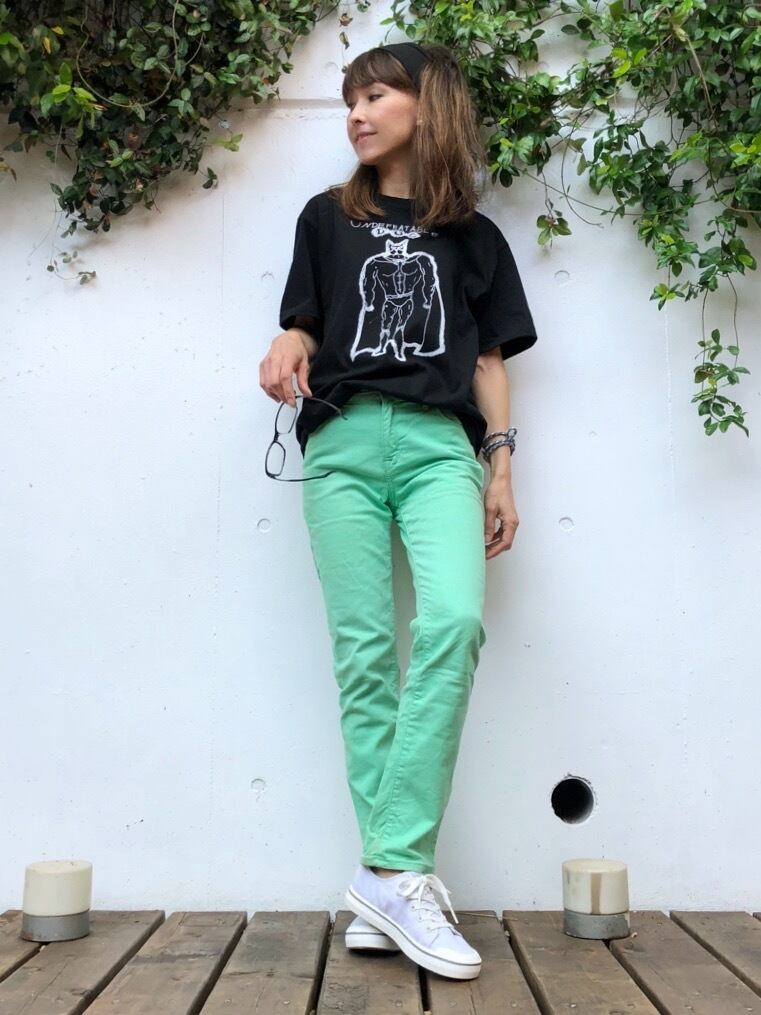 Undefeatable Dog  Tシャツ