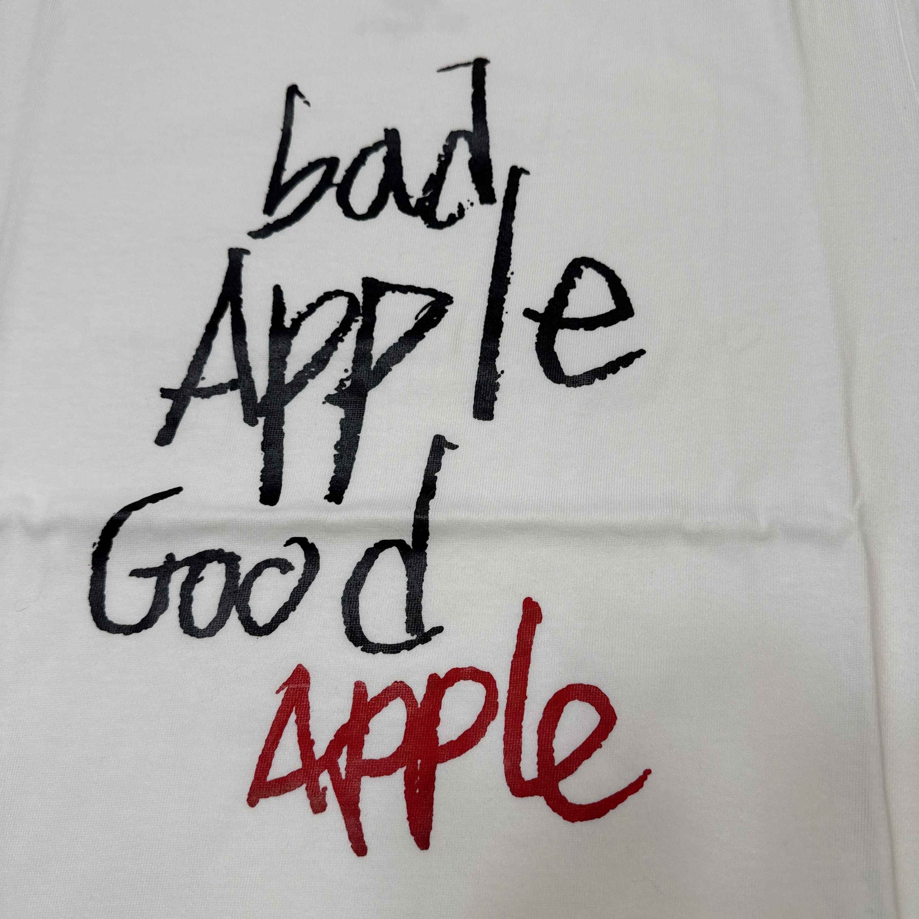 bad apple good apple Tシャツ