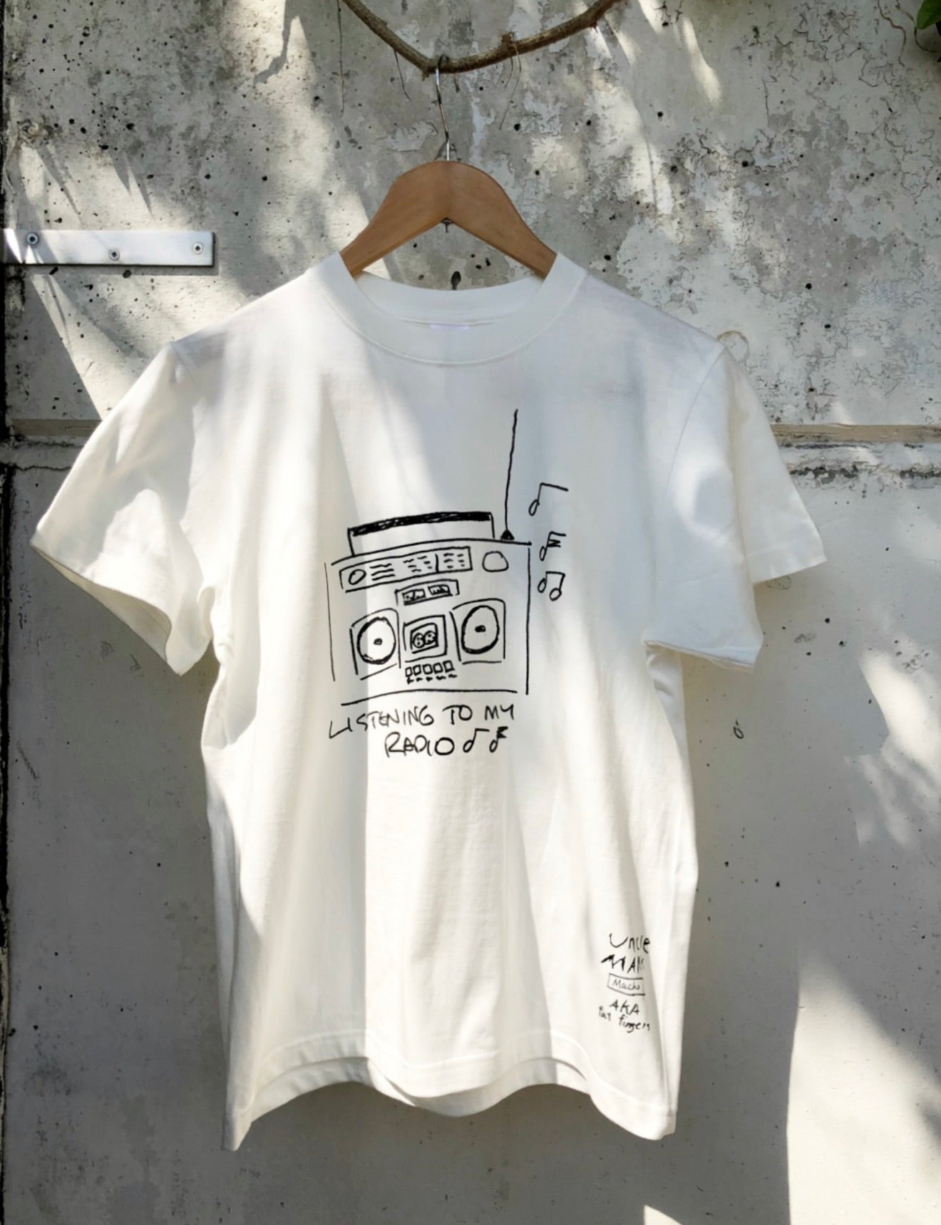 LISTENING TO MY RADIO　Tシャツ