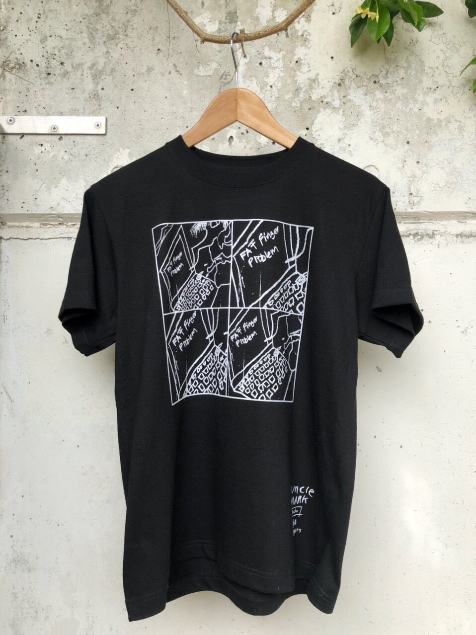 Fat Finger Problem short Tシャツ