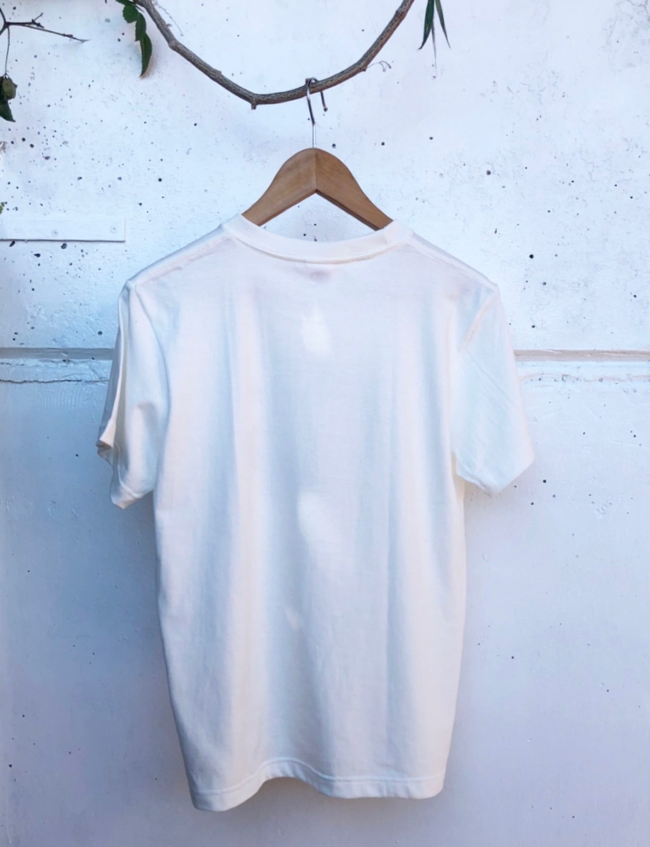 Dogs Love Me Tシャツ