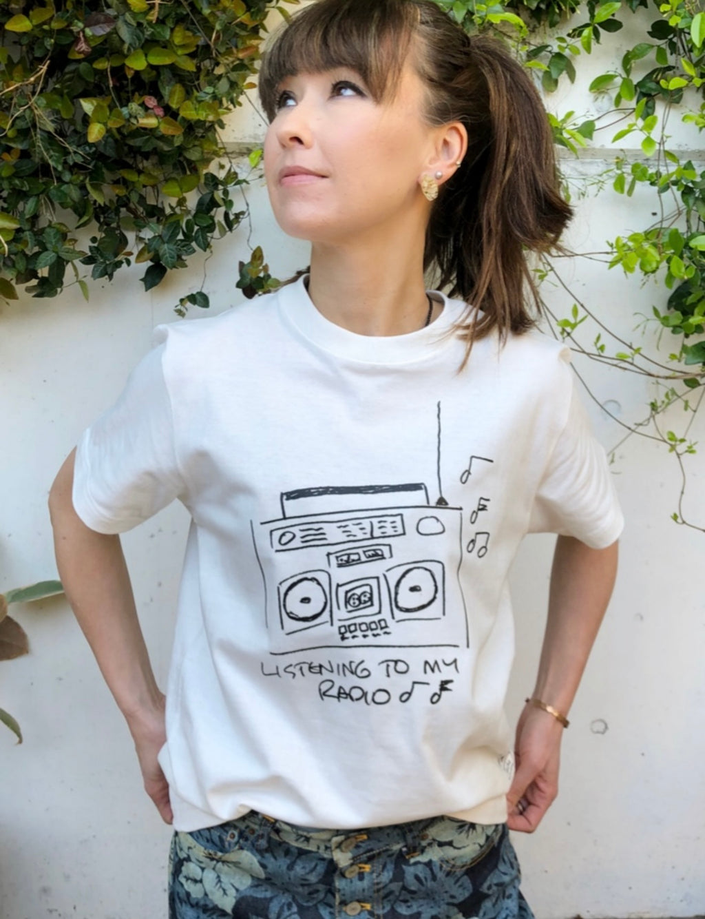 LISTENING TO MY RADIO　Tシャツ