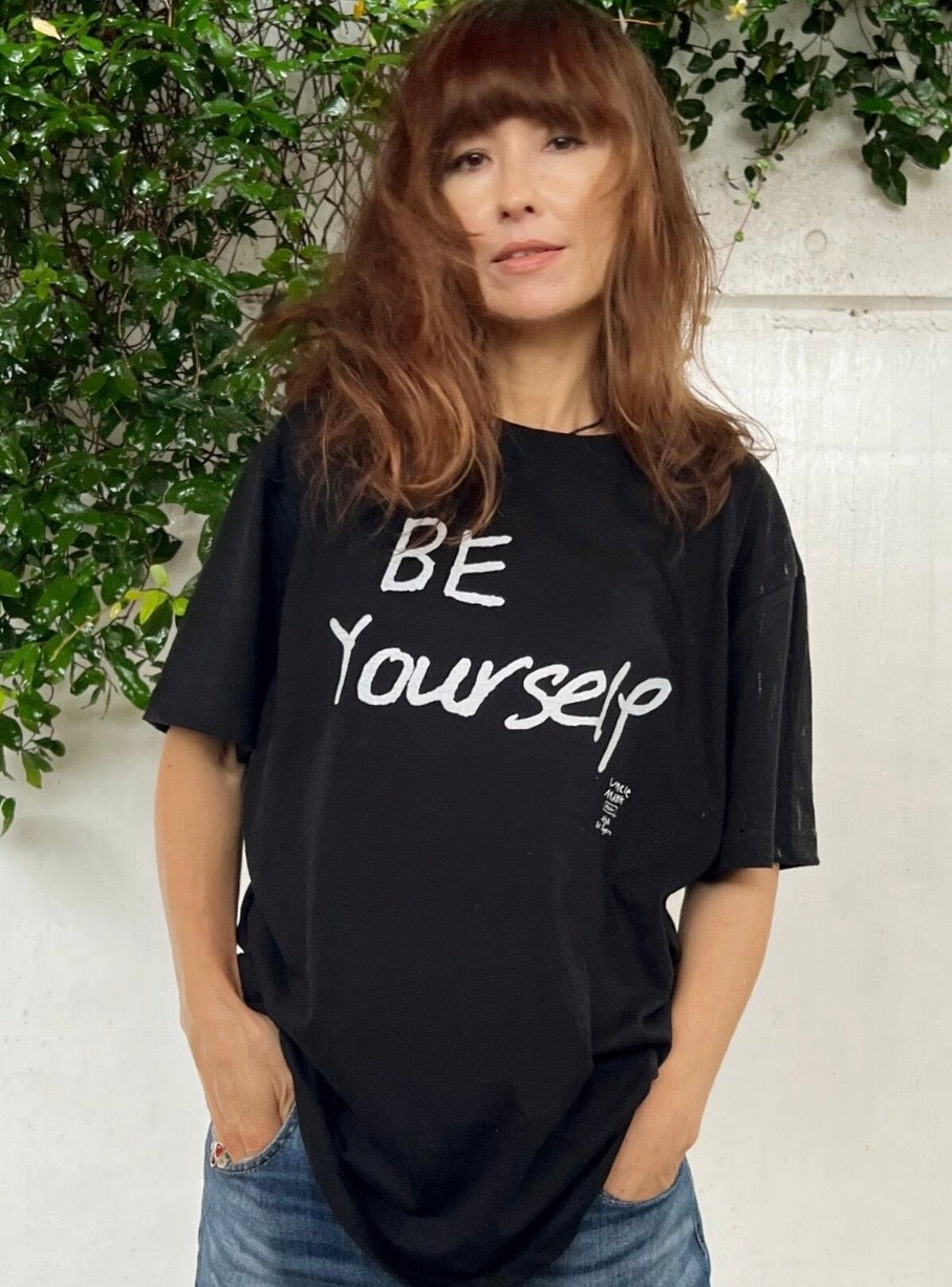 Be Yourself short Tシャツ